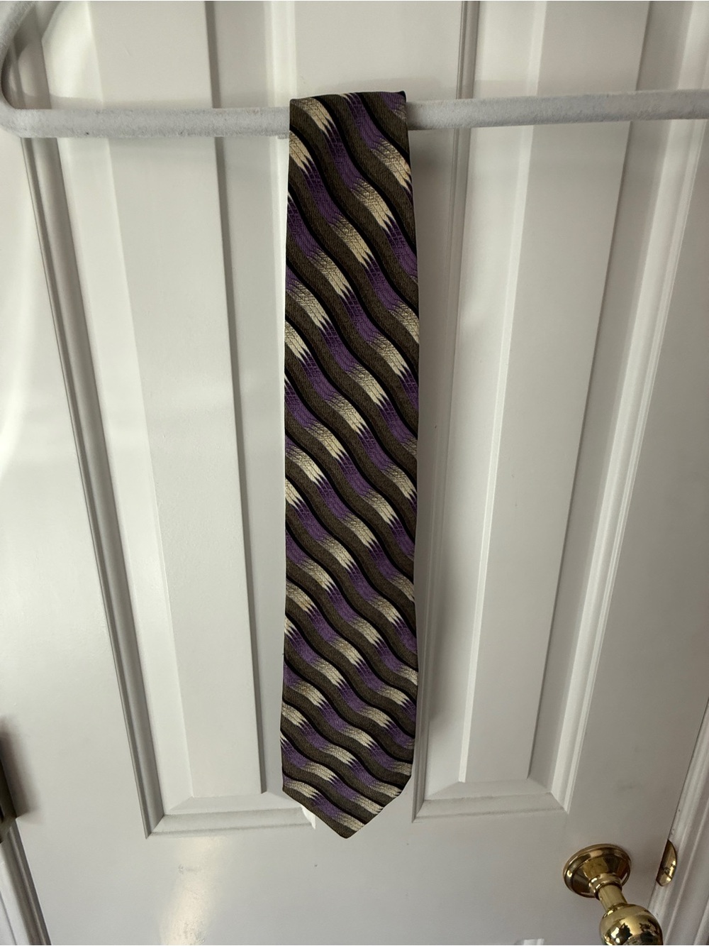 Men's Purple, Black & Cream Wave Pattern Tie